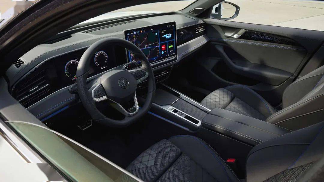 好看？新一代帕薩特證件照來(lái)了  第6張